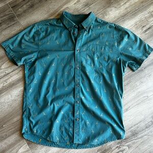 Prana men’s green giraffe button up collar shirt excellent condition size Large